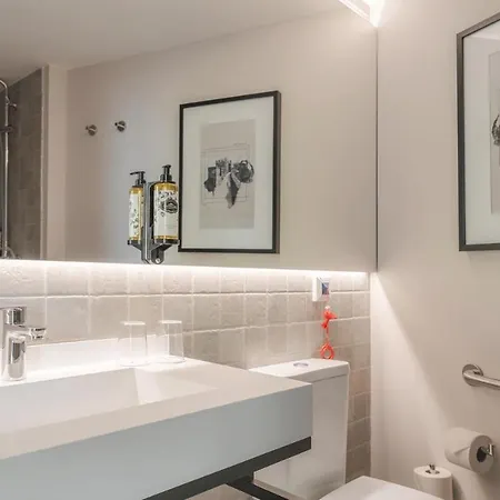 Alfama Hotel 4*