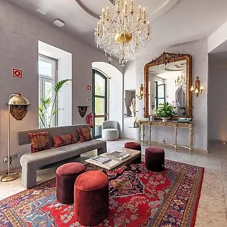 Alfama Hotel