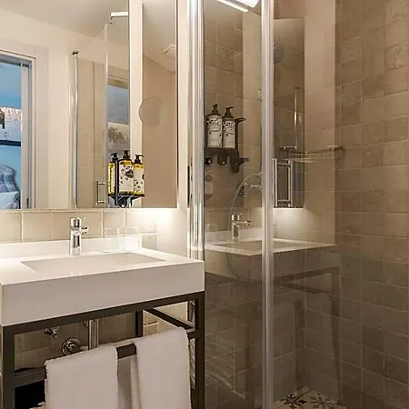 Alfama Hotel 4*