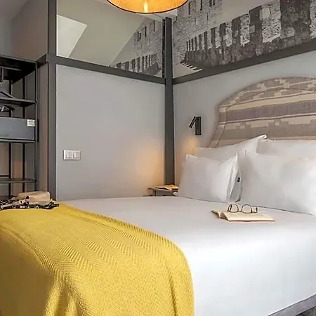 Alfama Hotel
