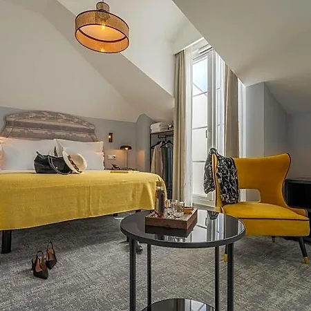 Alfama Hotel 4*