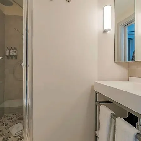 Alfama Hotel 4*