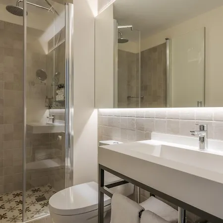 Отель Alfama 4*